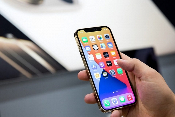 Kaip išjungti, perkrauti iPhone X, XS, 11 ar 12?